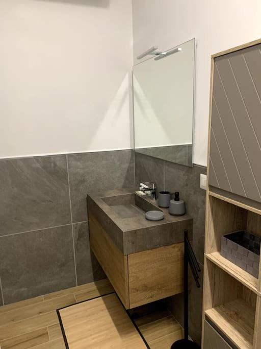 Con Terrazzo Sui Tetti Milanesi Appartamento *