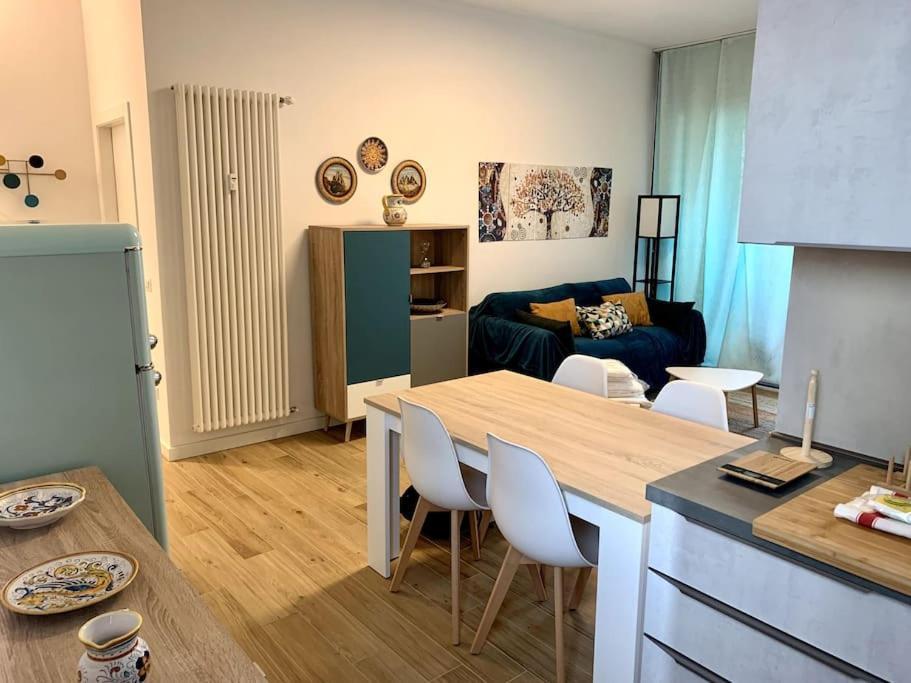 Appartamento Con Terrazzo Sui Tetti Milanesi